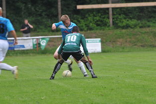 球员赛季中段体能下滑，医疗组介入调整训练，助力球员状态回升